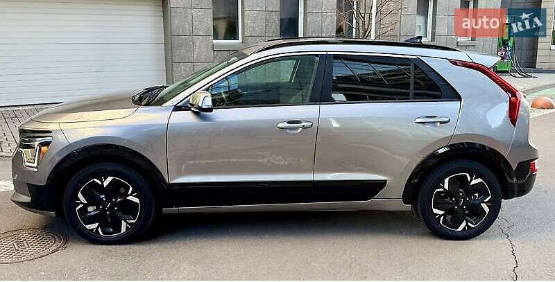 Позашляховик / Кросовер Kia Niro 2023 в Хмельницькому