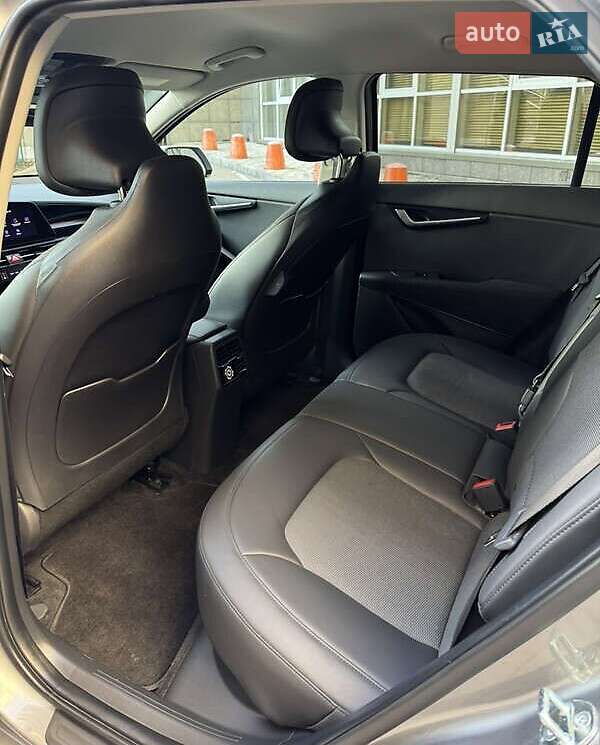 Позашляховик / Кросовер Kia Niro 2023 в Хмельницькому