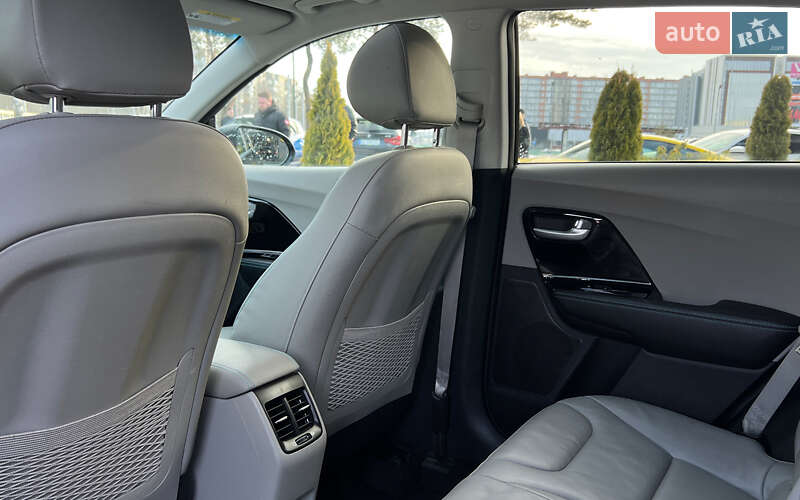 Внедорожник / Кроссовер Kia Niro 2018 в Львове