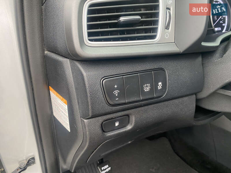 Внедорожник / Кроссовер Kia Niro 2018 в Трускавце фото 23 Внедорожник / Кроссовер Kia Niro 2018 в Трускавце