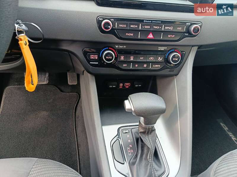 Позашляховик / Кросовер Kia Niro 2018 в Києві