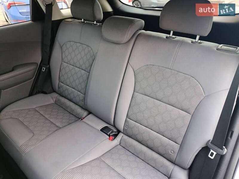 Позашляховик / Кросовер Kia Niro 2018 в Києві