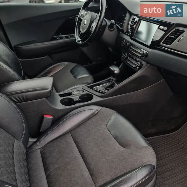 Внедорожник / Кроссовер Kia Niro 2017 в Кременчуге