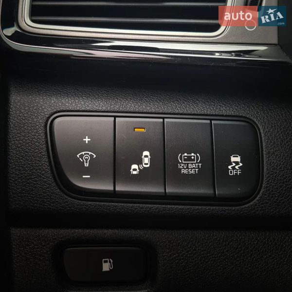 Внедорожник / Кроссовер Kia Niro 2017 в Кременчуге