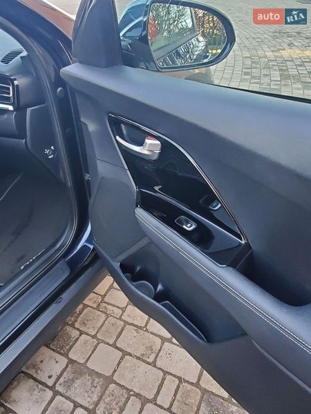 Внедорожник / Кроссовер Kia Niro 2020 в Снятине