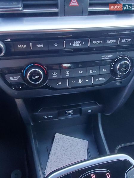 Внедорожник / Кроссовер Kia Niro 2020 в Снятине