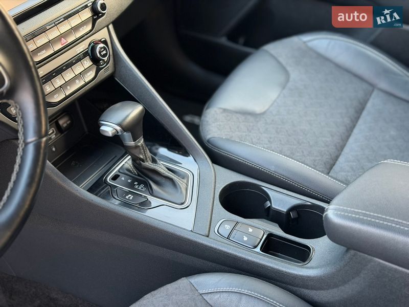 Внедорожник / Кроссовер Kia Niro 2017 в Львове