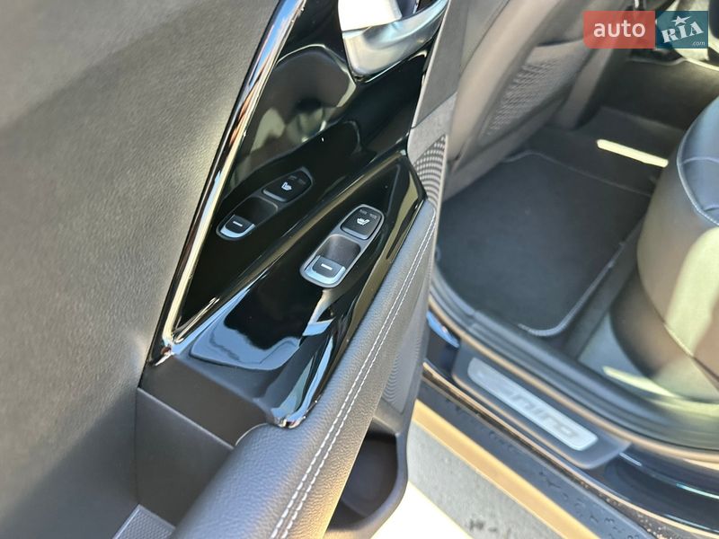 Внедорожник / Кроссовер Kia Niro 2020 в Киеве