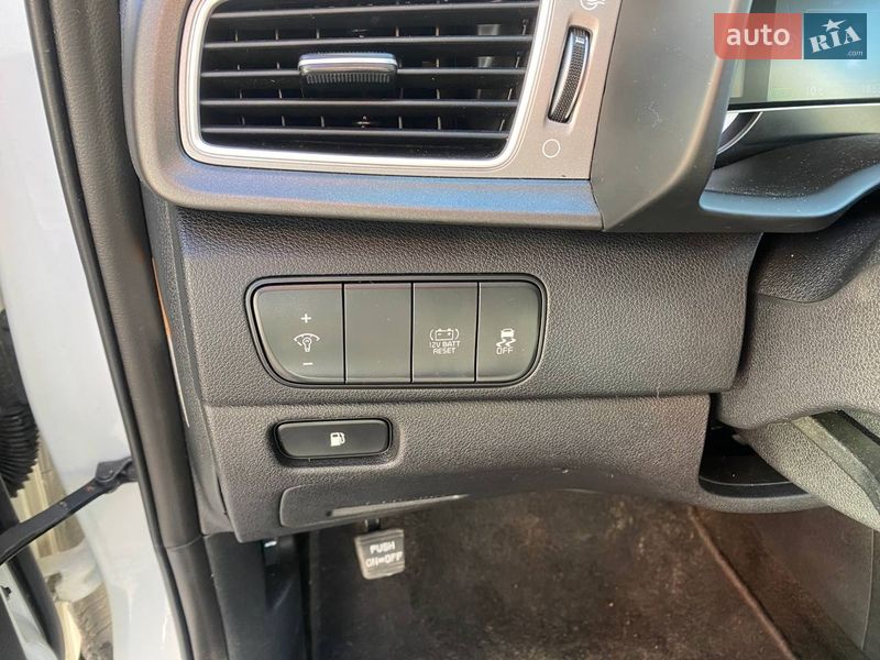 Внедорожник / Кроссовер Kia Niro 2018 в Львове