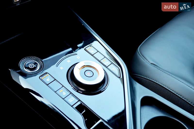 Позашляховик / Кросовер Kia Niro 2022 в Івано-Франківську