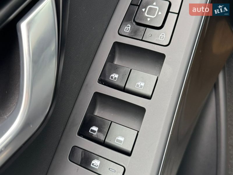 Внедорожник / Кроссовер Kia Niro 2023 в Долине