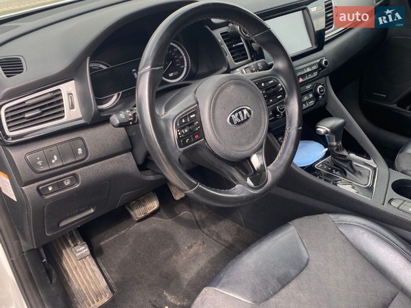 Внедорожник / Кроссовер Kia Niro 2017 в Львове