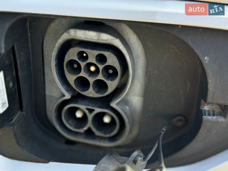 Внедорожник / Кроссовер Kia Niro 2018 в Днепре фото 7 Внедорожник / Кроссовер Kia Niro 2018 в Днепре