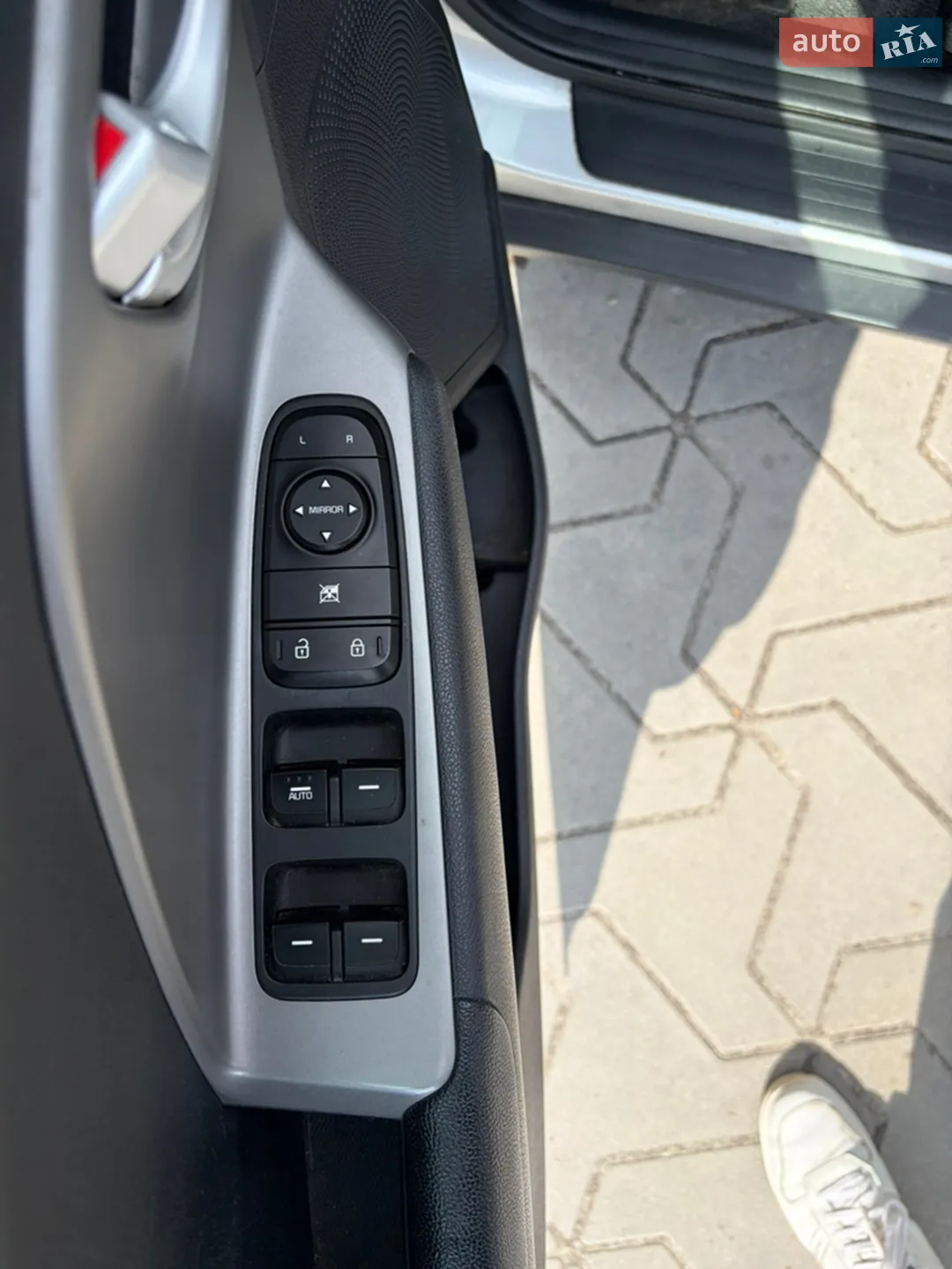 2017 Kia Niro - мініатюра 28
