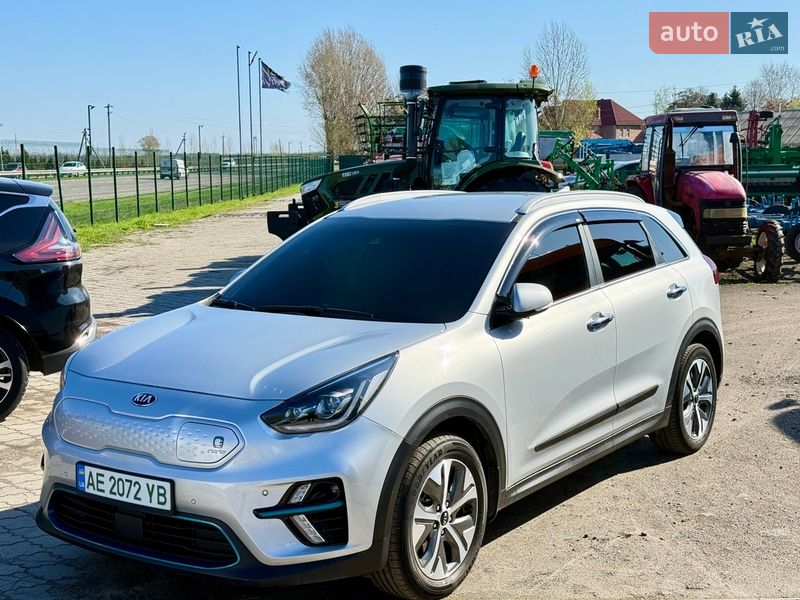 Позашляховик / Кросовер Kia Niro 2018 в Дніпрі