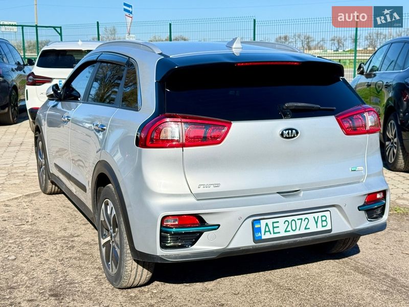 Позашляховик / Кросовер Kia Niro 2018 в Дніпрі