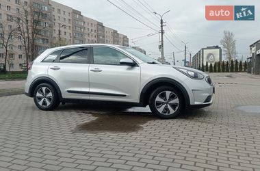 Позашляховик / Кросовер Kia Niro 2017 в Івано-Франківську