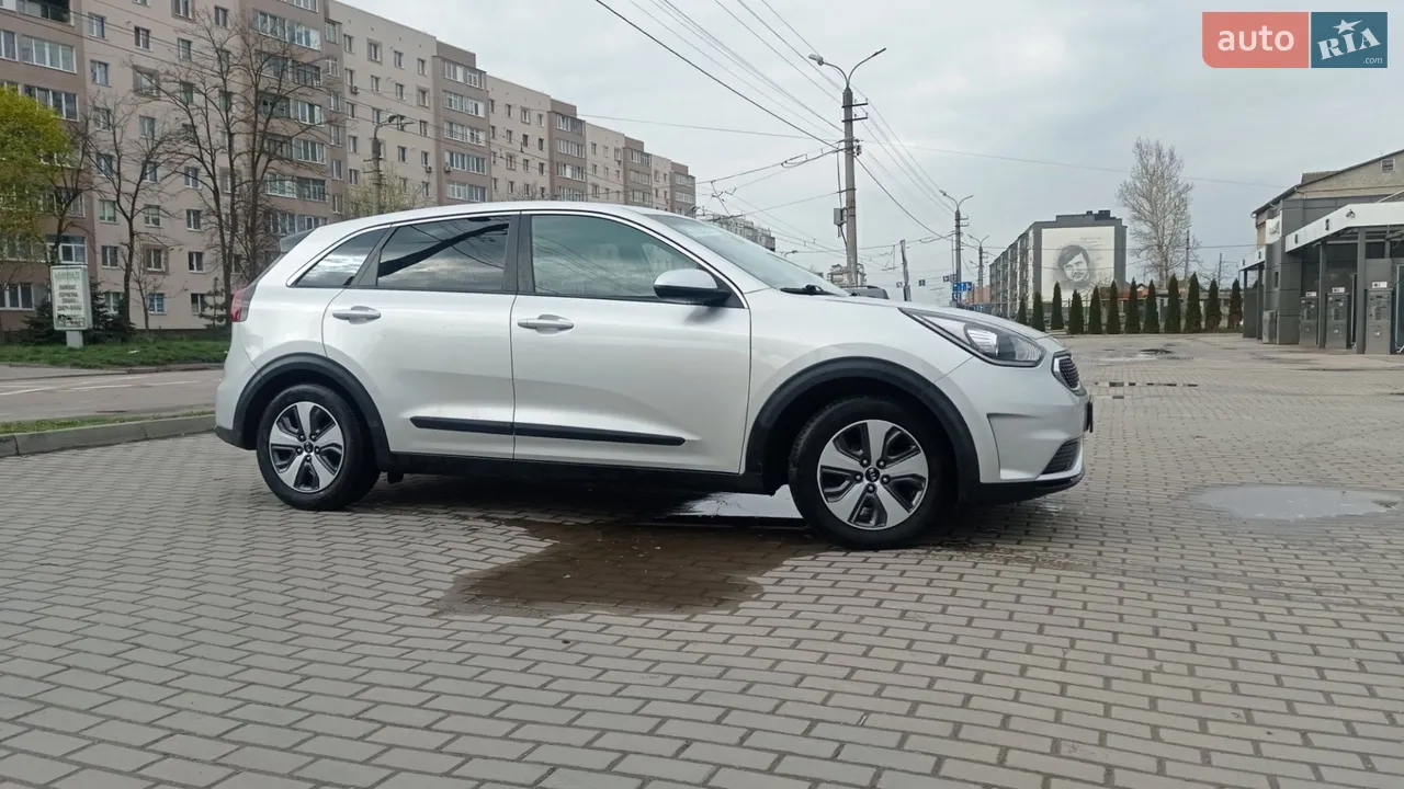 2017 Kia Niro - мініатюра 10