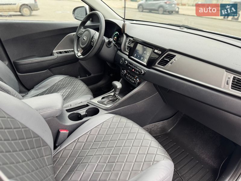 Позашляховик / Кросовер Kia Niro 2017 в Одесі