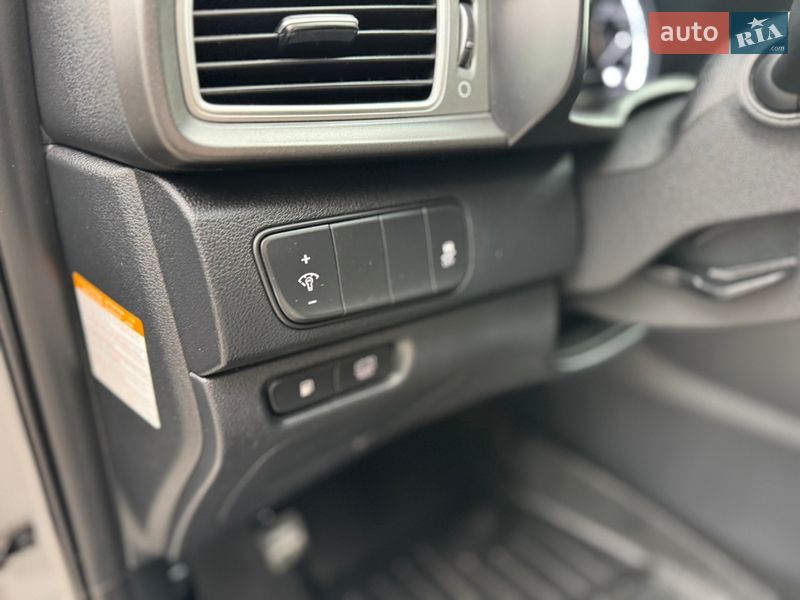 Позашляховик / Кросовер Kia Niro 2017 в Одесі