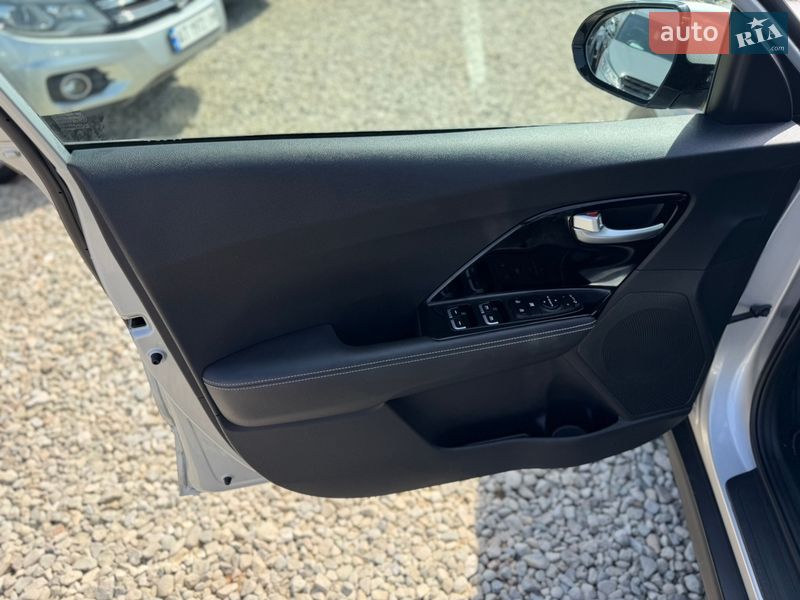 Внедорожник / Кроссовер Kia Niro 2020 в Ивано-Франковске