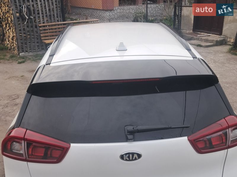 Позашляховик / Кросовер Kia Niro 2017 в Золочеві фото 6 Позашляховик / Кросовер Kia Niro 2017 в Золочеві