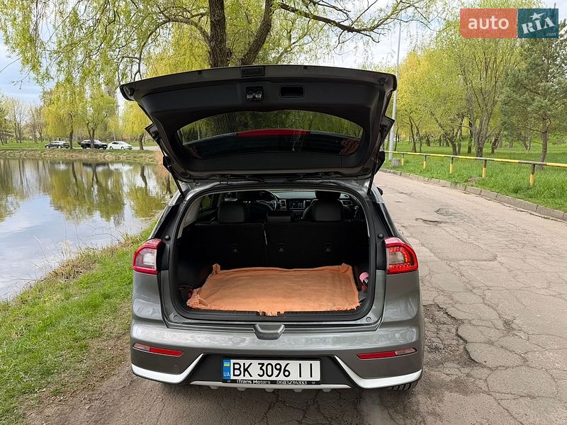 Внедорожник / Кроссовер Kia Niro 2017 в Ровно
