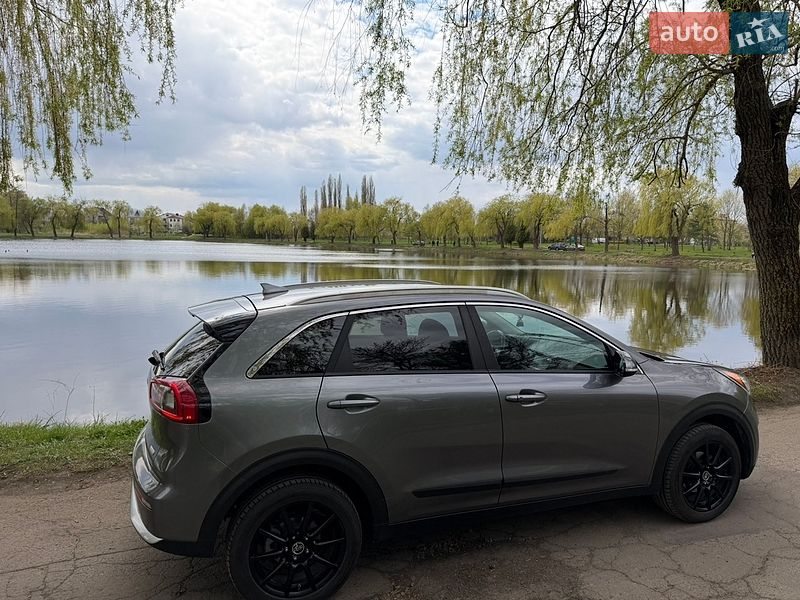 Внедорожник / Кроссовер Kia Niro 2017 в Ровно