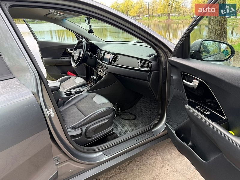 Внедорожник / Кроссовер Kia Niro 2017 в Ровно