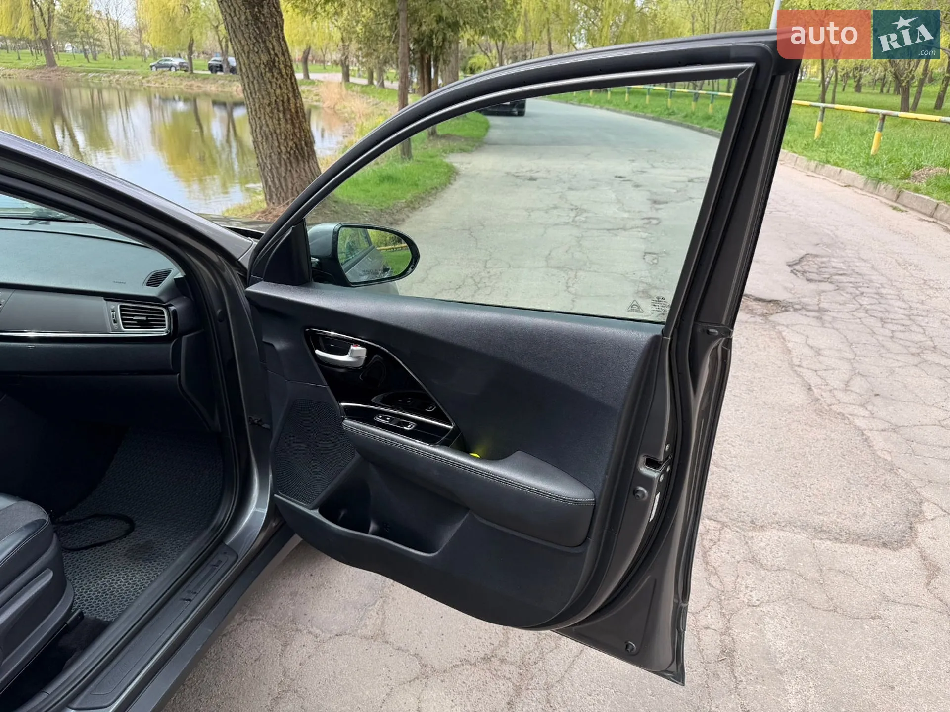 2017 Kia Niro - мініатюра 42