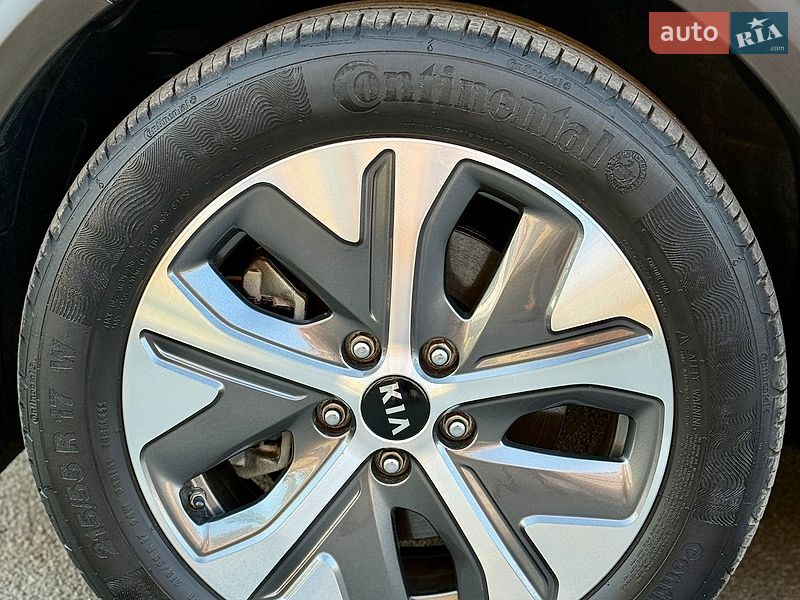Внедорожник / Кроссовер Kia Niro 2020 в Киеве