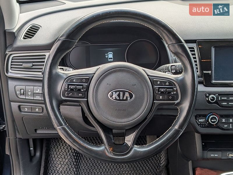 Внедорожник / Кроссовер Kia Niro 2019 в Сваляве