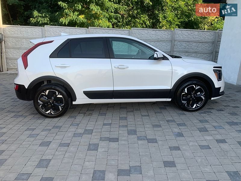 Внедорожник / Кроссовер Kia Niro 2023 в Ровно