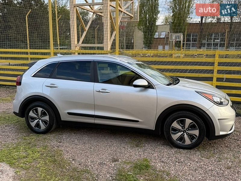 Внедорожник / Кроссовер Kia Niro 2017 в Одессе