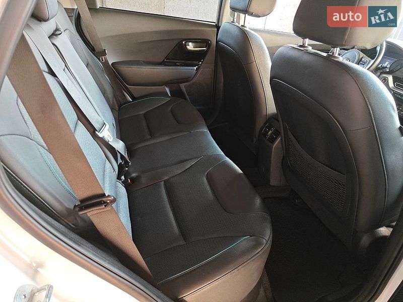 Внедорожник / Кроссовер Kia Niro 2020 в Днепре