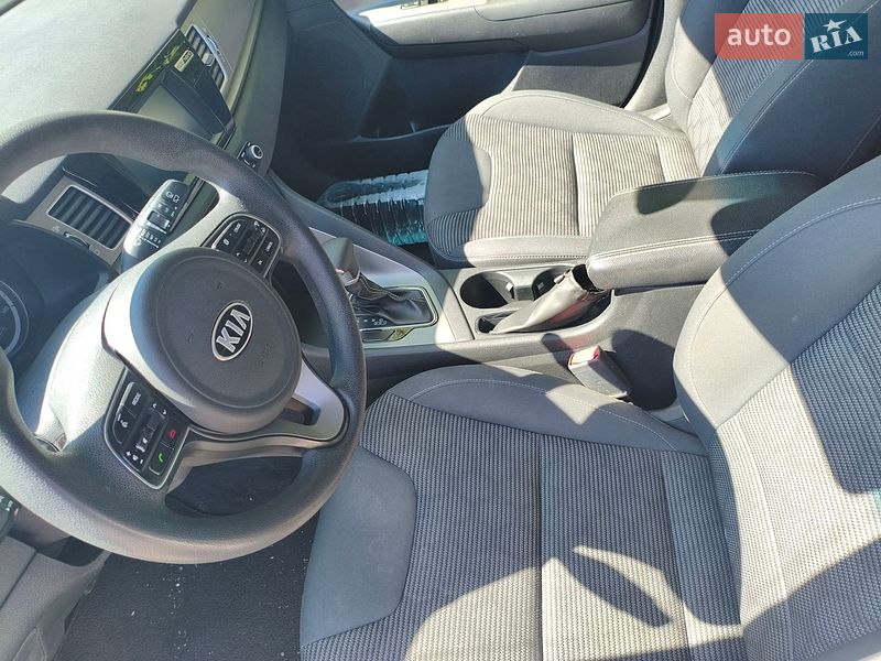 Внедорожник / Кроссовер Kia Niro 2017 в Киеве