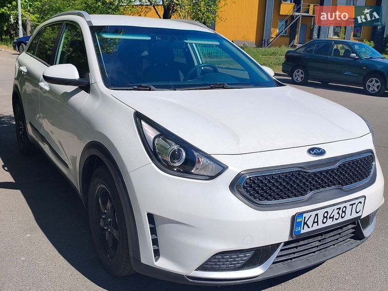Внедорожник / Кроссовер Kia Niro 2017 в Киеве