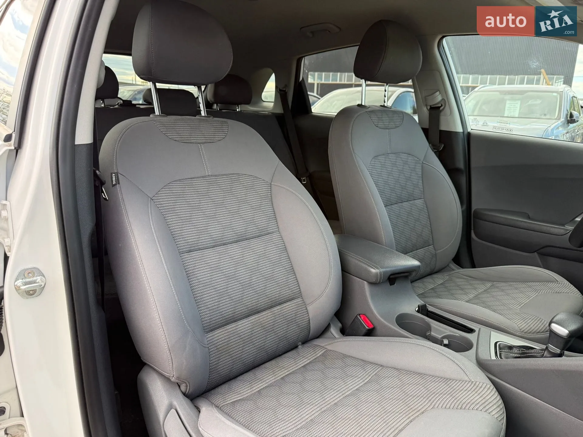 2017 Kia Niro - мініатюра 23