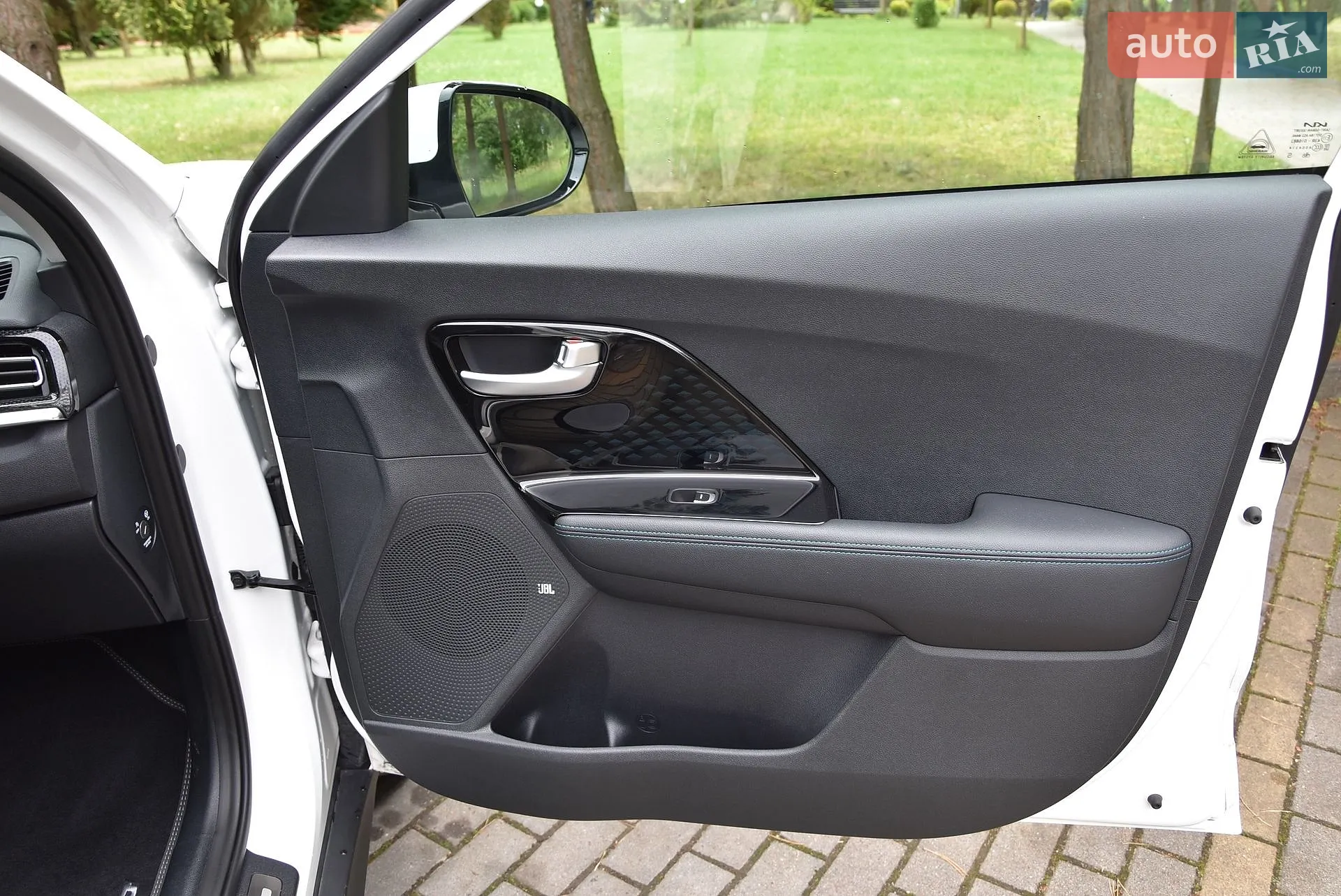 2022 Kia Niro - мініатюра 23