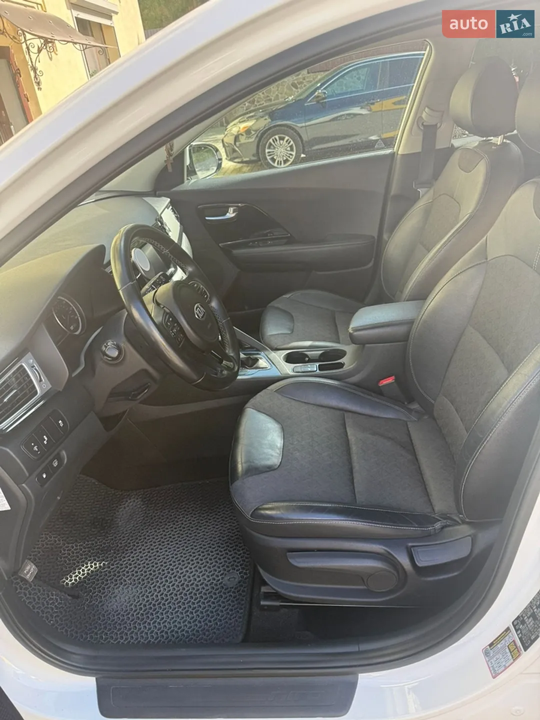 2017 Kia Niro - мініатюра 10