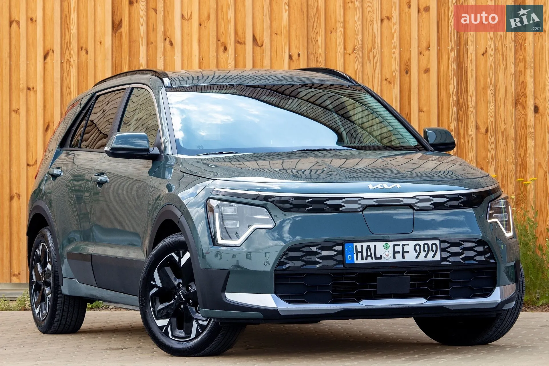 2025 Kia Niro - фото 1