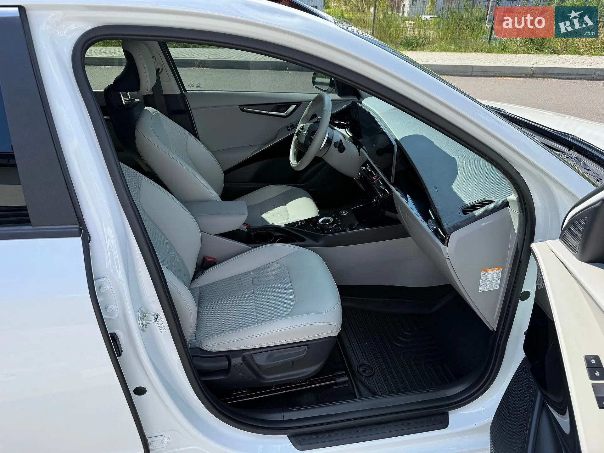 2023 Kia Niro - мініатюра 27