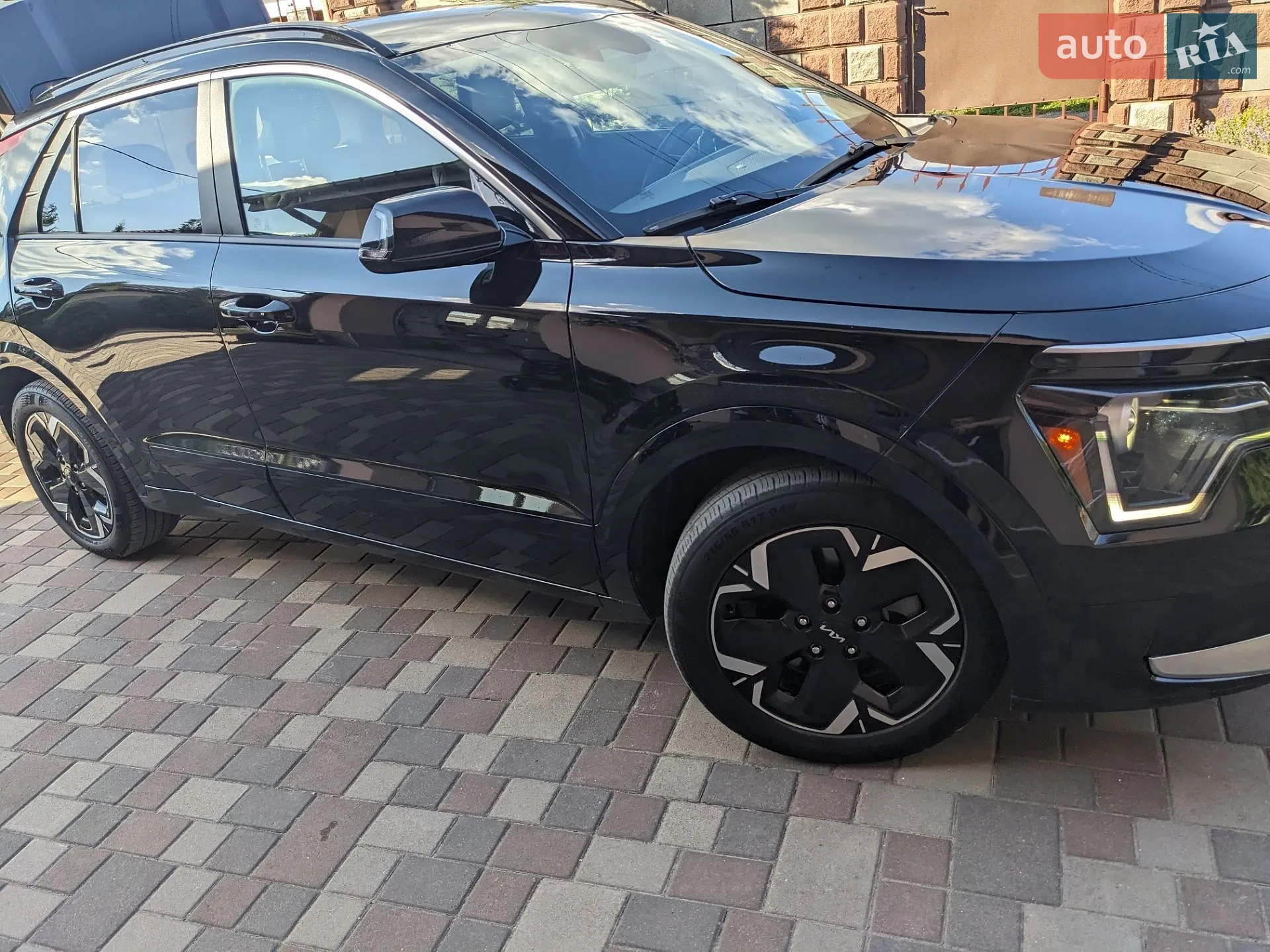 2023 Kia Niro - фото 1