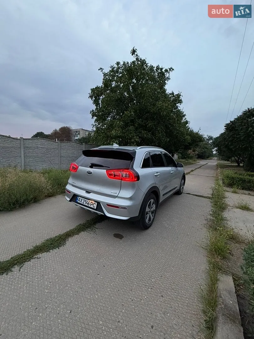 2017 Kia Niro - мініатюра 4