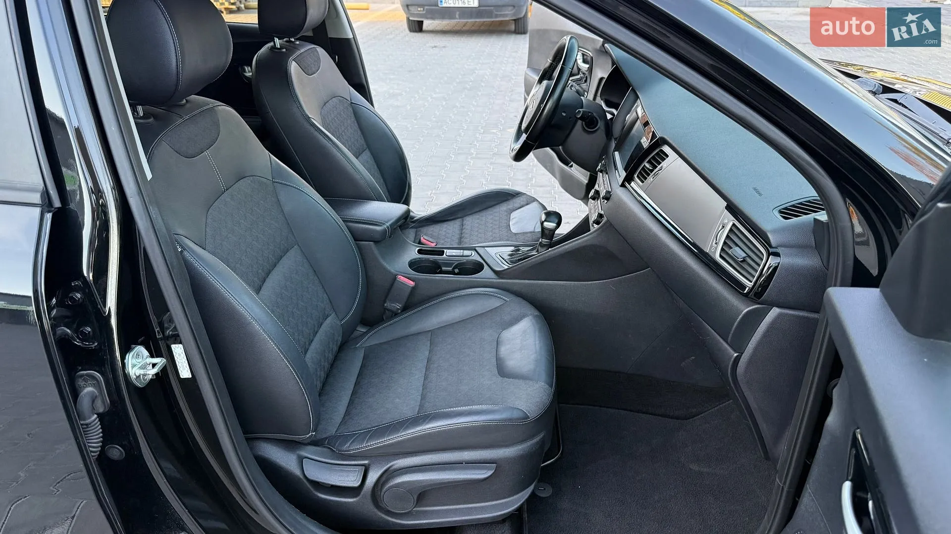 2017 Kia Niro - мініатюра 47