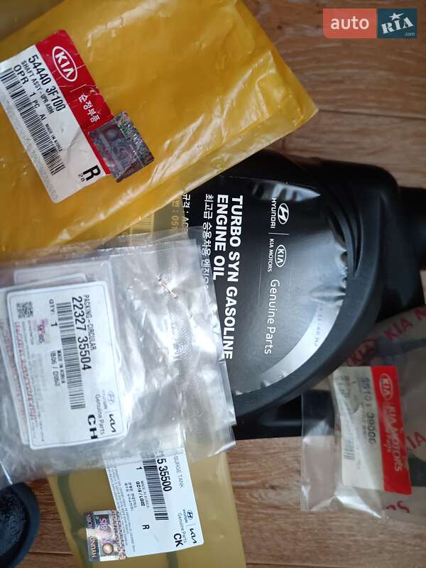 Седан Kia Opirus 2006 в Киеве