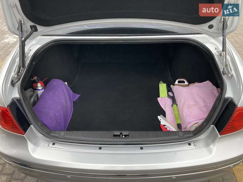 Седан Kia Opirus 2005 в Кропивницькому