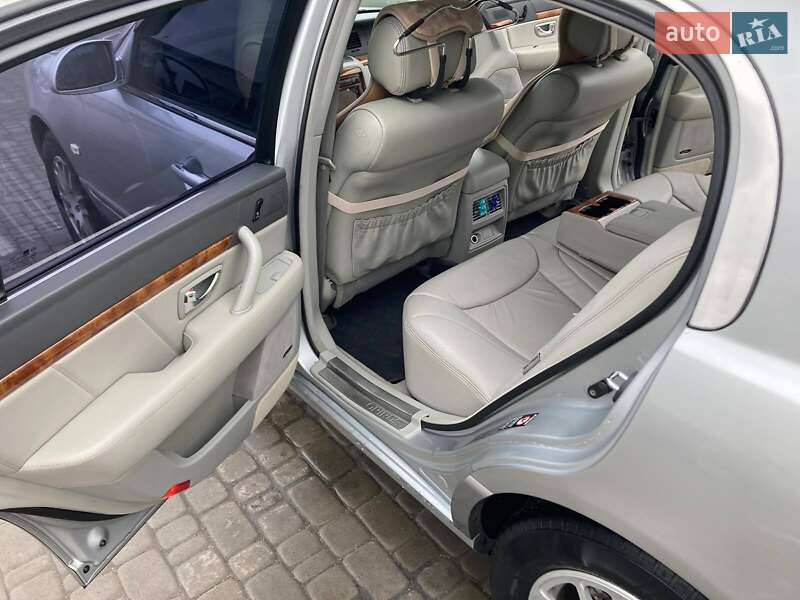 Седан Kia Opirus 2005 в Кропивницькому