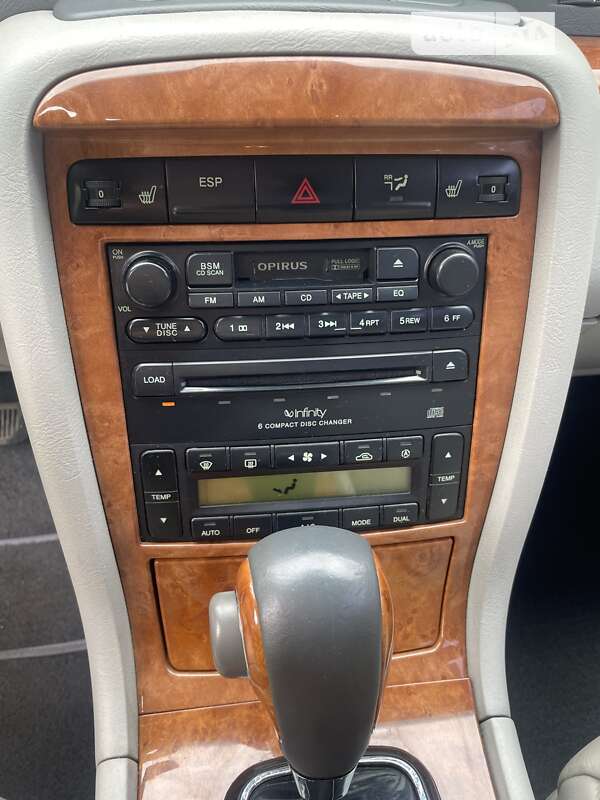 Седан Kia Opirus 2006 в Умани