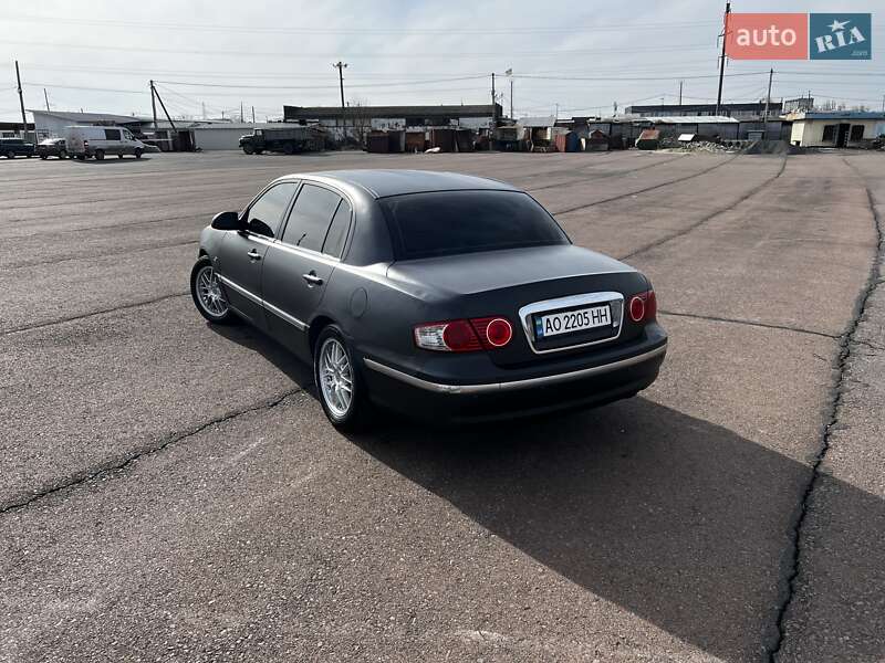 Седан Kia Opirus 2005 в Ужгороді